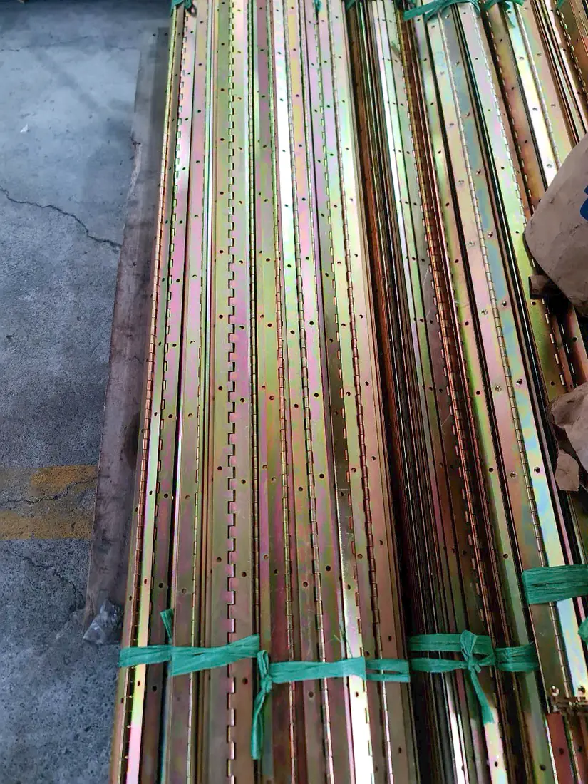 Bản lề dài (bản lề piano) thép