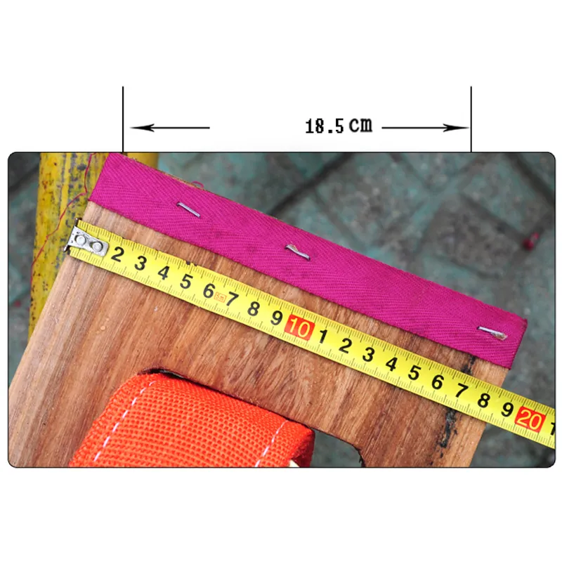 Ghế Đu Vệ Sinh Kính Nhà Cao Tầng Bằng Nhựa Hoặc Gỗ
